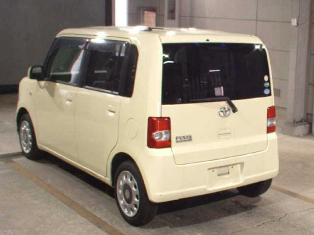 TOYOTA PIXIS SPACE
