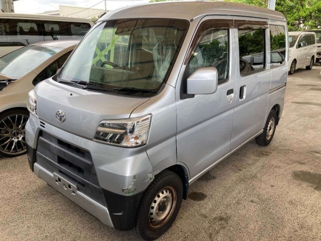 TOYOTA PIXIS VAN