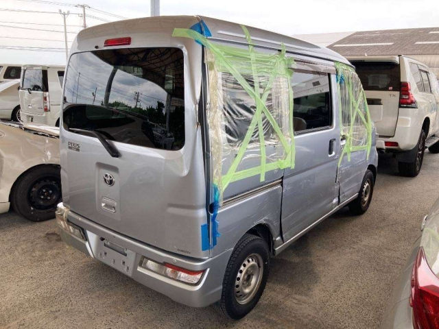 TOYOTA PIXIS VAN