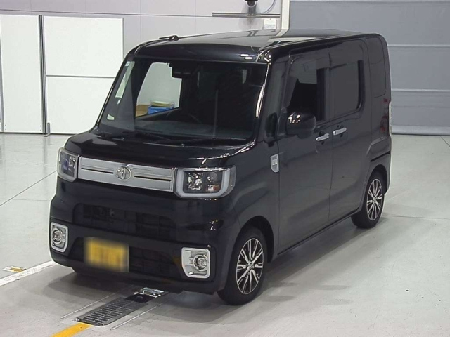 TOYOTA PIXIS MEGA