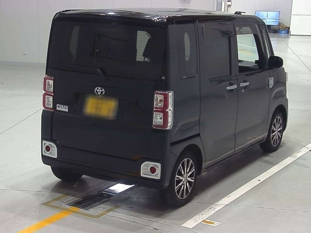 TOYOTA PIXIS MEGA