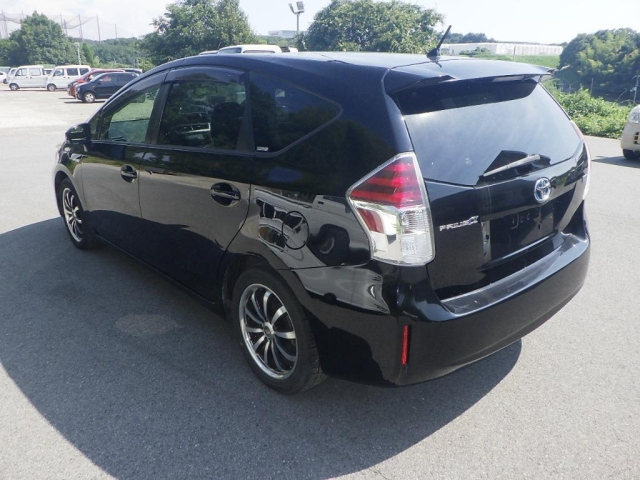 TOYOTA PRIUS ALPHA