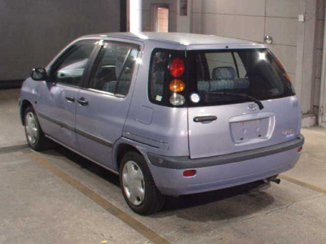 TOYOTA RAUM