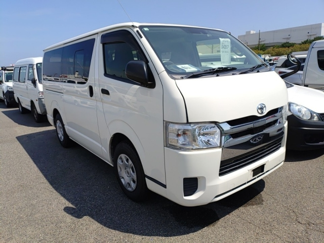 TOYOTA REGIUS ACE VAN