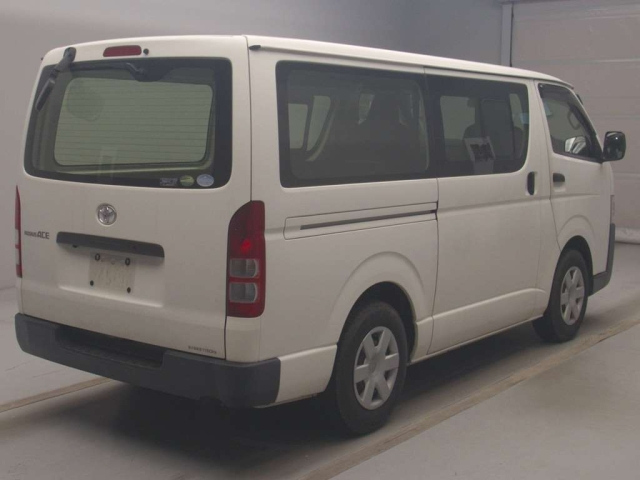 TOYOTA REGIUS ACE VAN