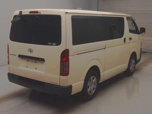 TOYOTA REGIUS ACE VAN
