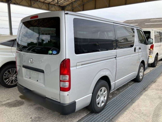 TOYOTA REGIUS ACE VAN