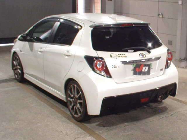 TOYOTA VITZ