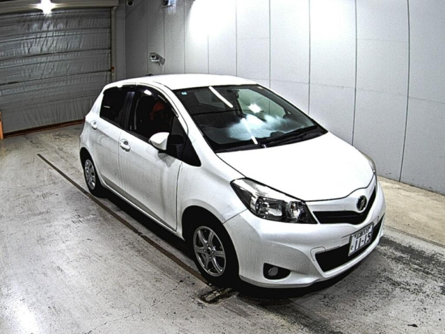 TOYOTA VITZ