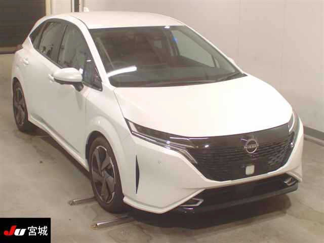 NISSAN AURA