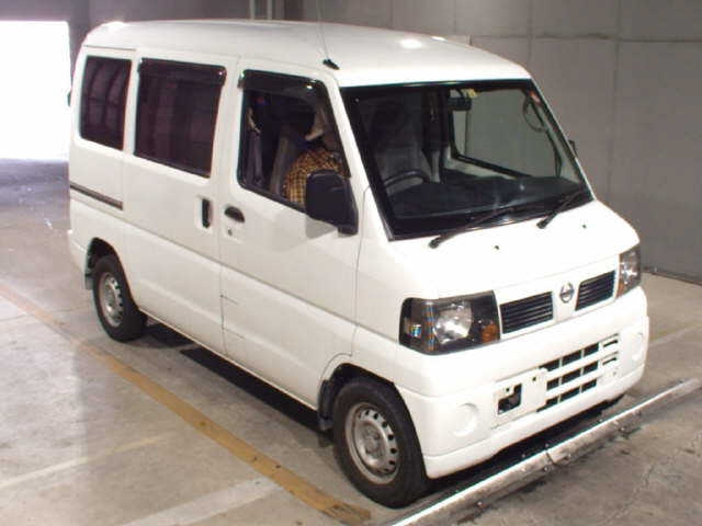 NISSAN CLIPPER VAN