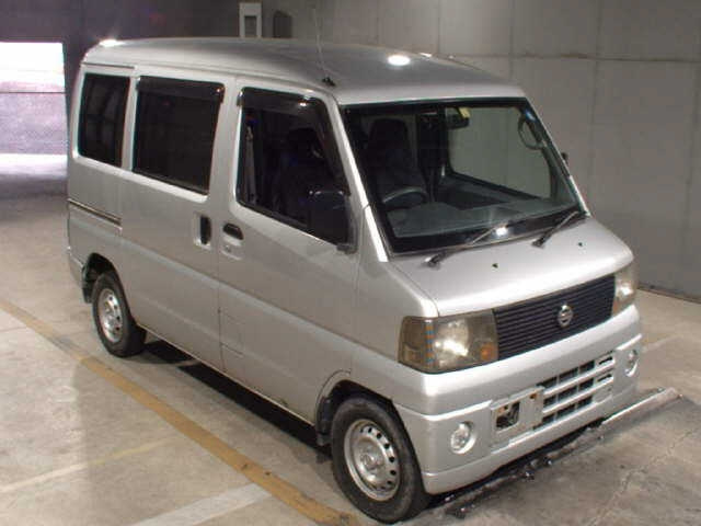 NISSAN CLIPPER VAN