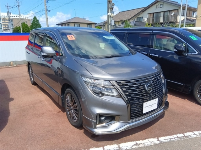 NISSAN ELGRAND