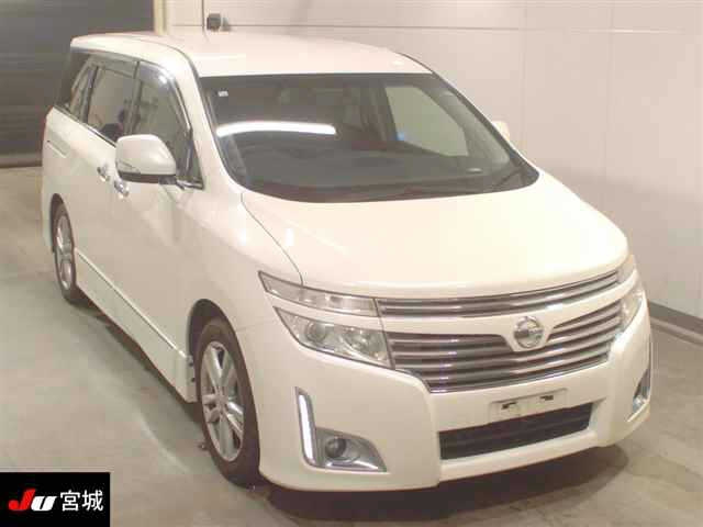 NISSAN ELGRAND