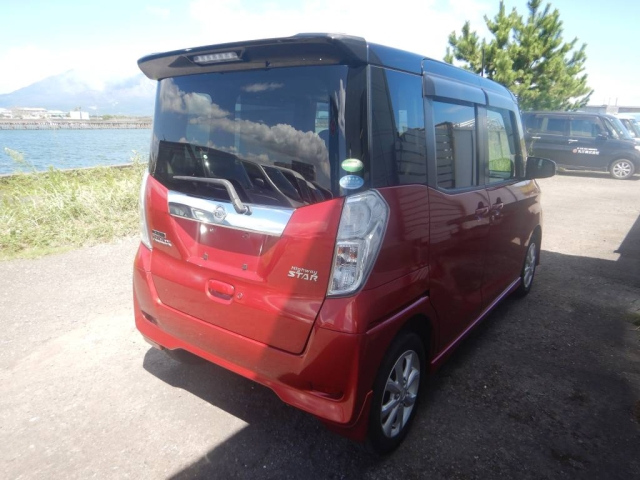 NISSAN DAYZ ROOX