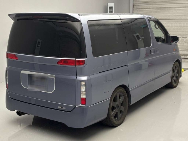 NISSAN ELGRAND
