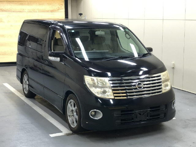 NISSAN ELGRAND