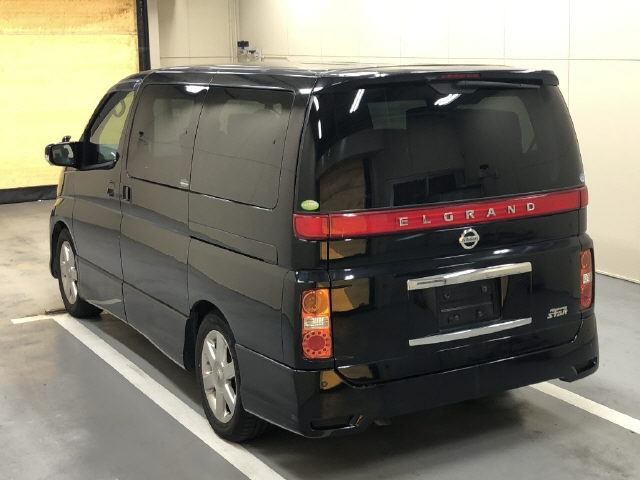 NISSAN ELGRAND