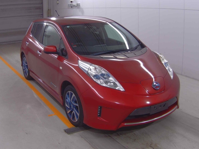 NISSAN LEAF