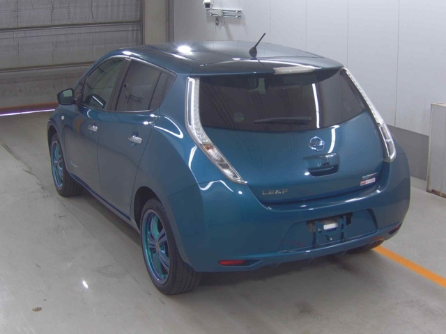 NISSAN LEAF