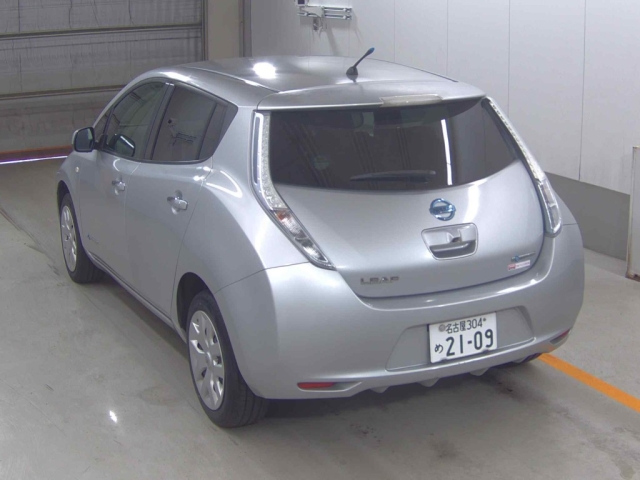 NISSAN LEAF