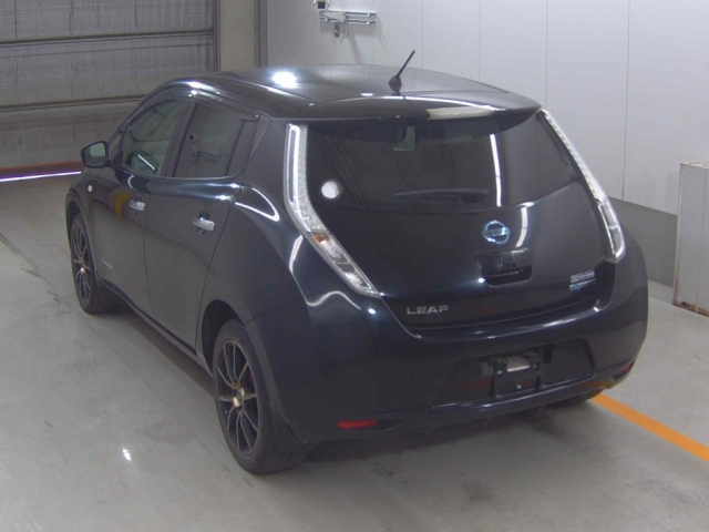 NISSAN LEAF