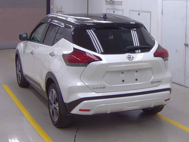 NISSAN KIX