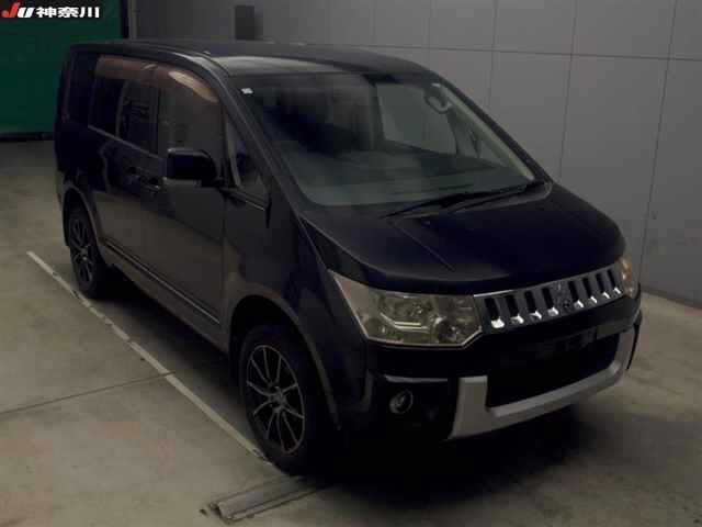 MITSUBISHI DELICA D5