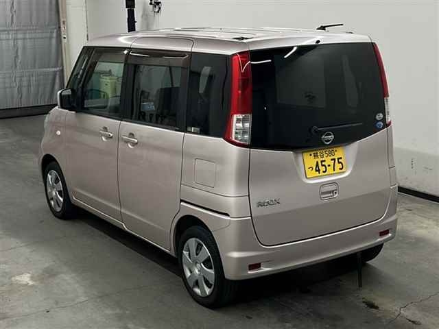 NISSAN ROOX