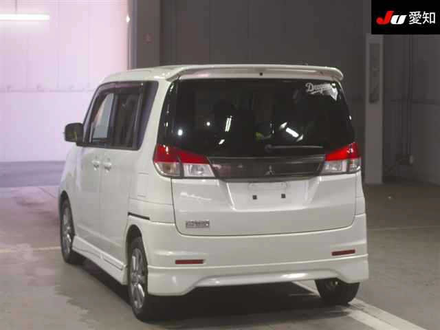 MITSUBISHI DELICA D2