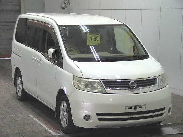 NISSAN SERENA