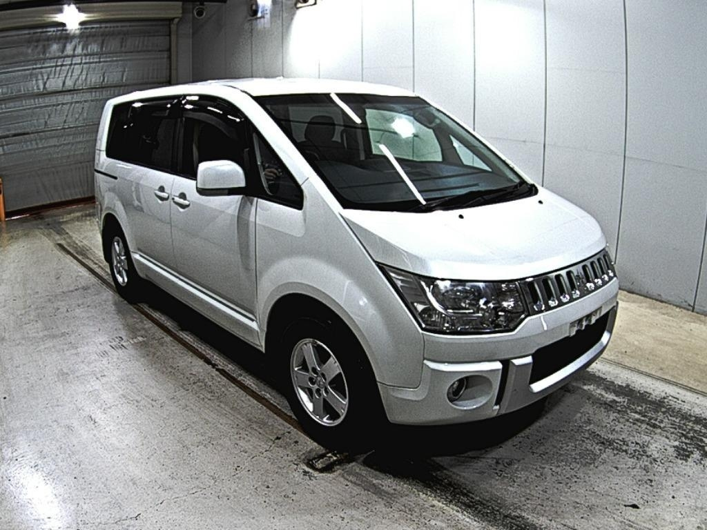 MITSUBISHI DELICA D5