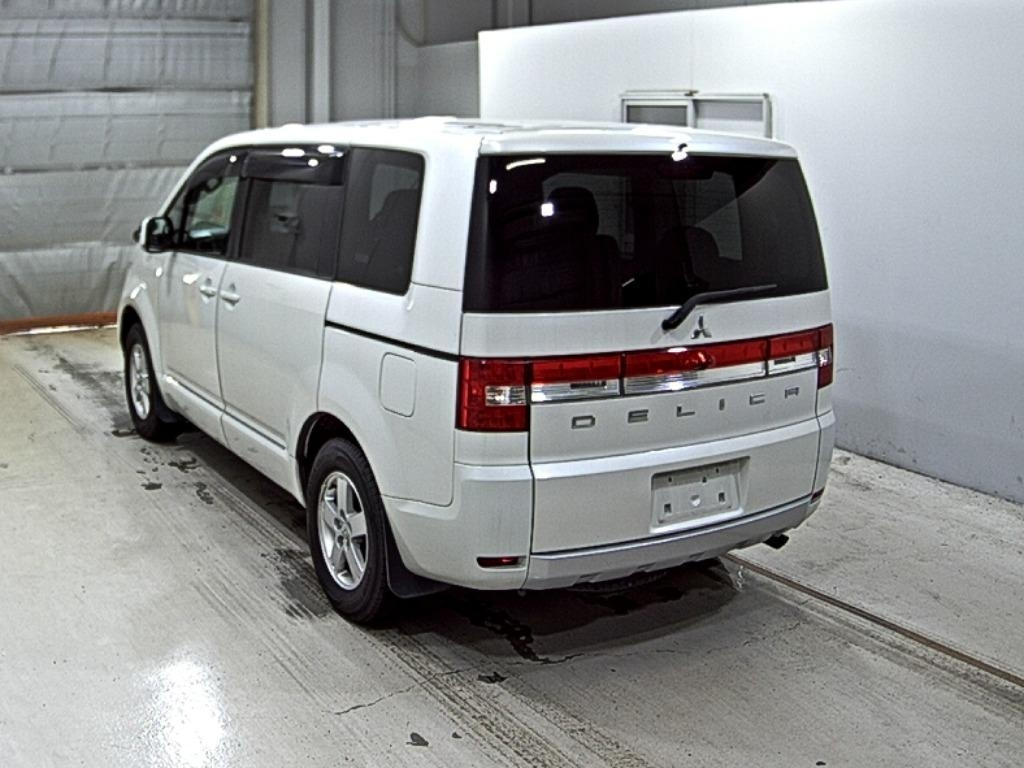 MITSUBISHI DELICA D5