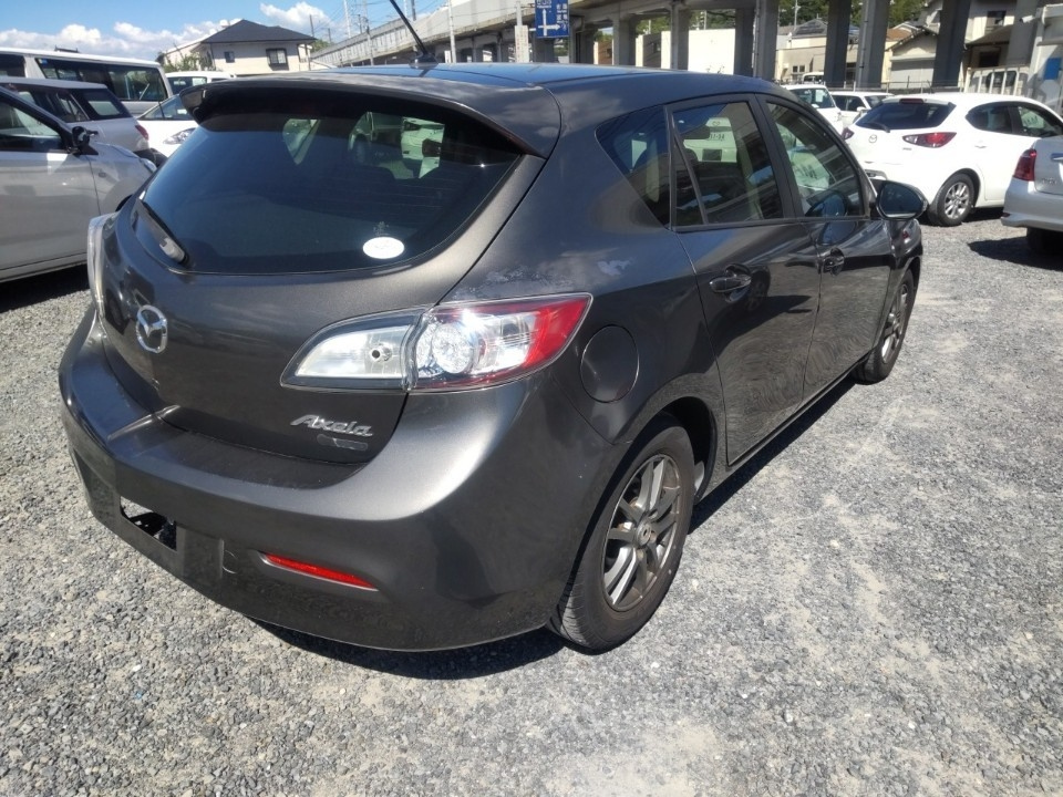 MAZDA AXELA