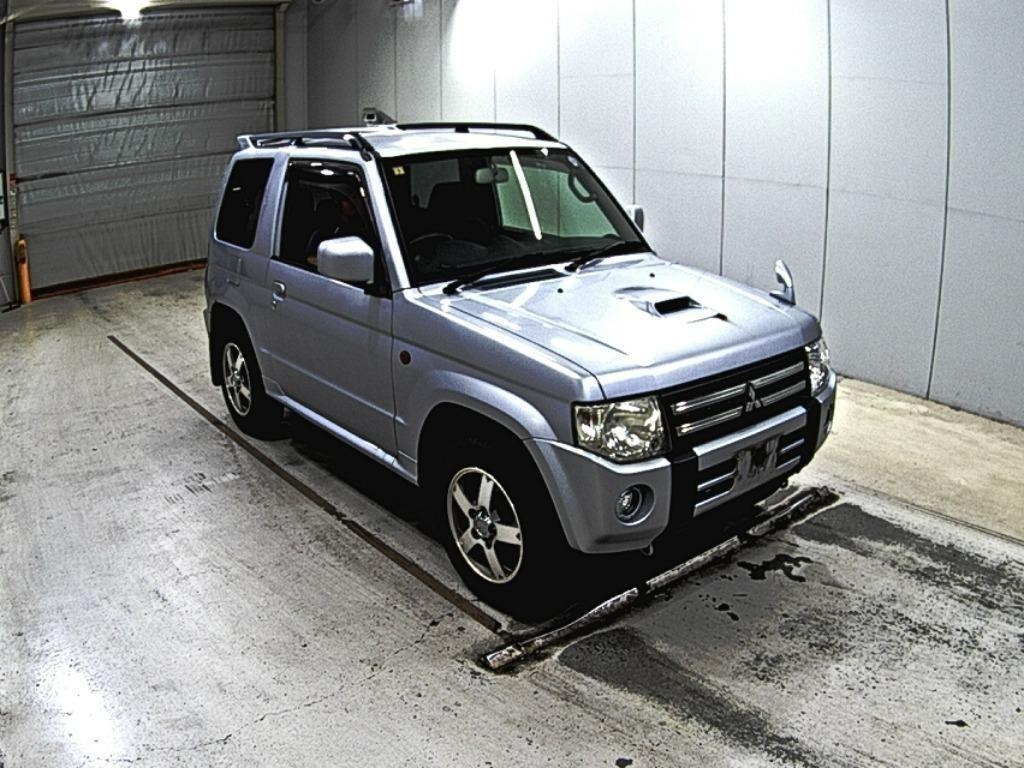 MITSUBISHI PAJERO MINI