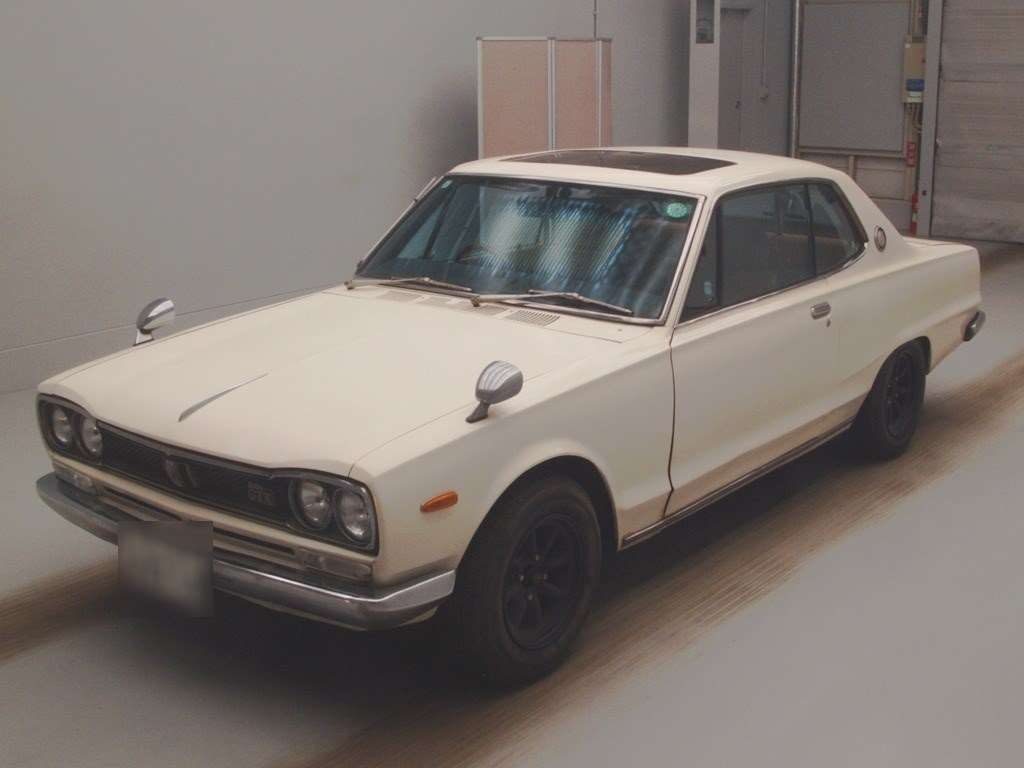 NISSAN SKYLINE