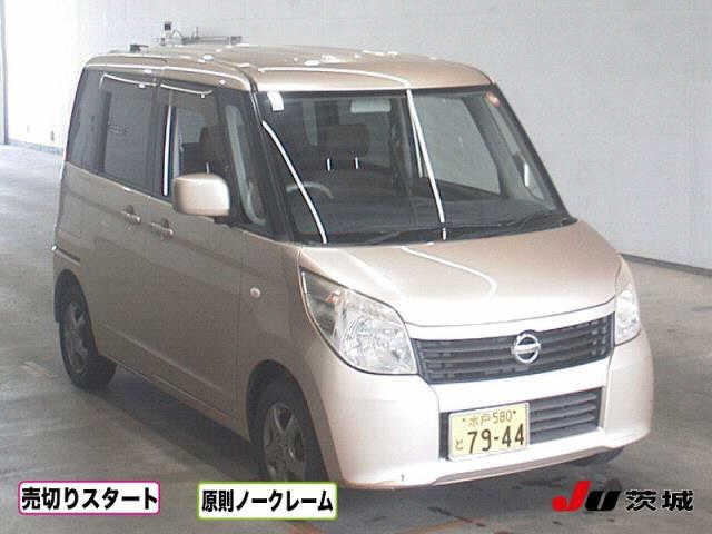 NISSAN ROOX