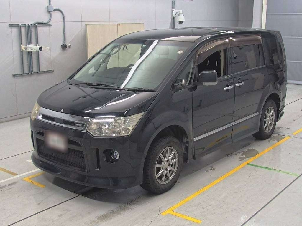 MITSUBISHI DELICA D5