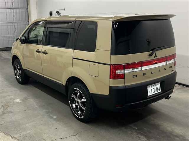 MITSUBISHI DELICA D5
