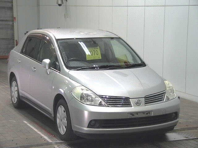 NISSAN TIIDA LATIO