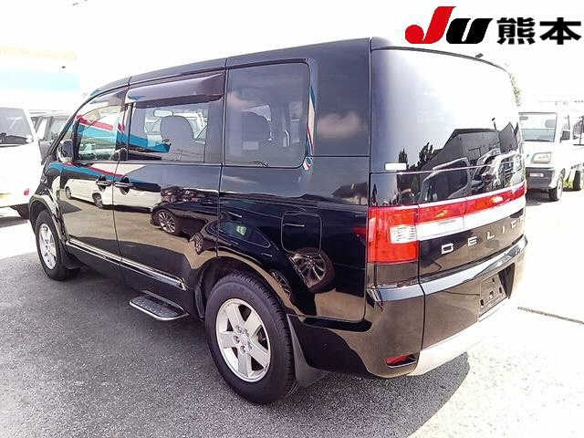 MITSUBISHI DELICA D5
