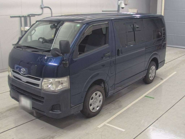 TOYOTA HIACE VAN