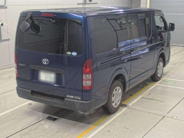 TOYOTA HIACE VAN