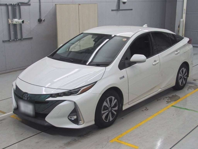 TOYOTA PRIUS PHV