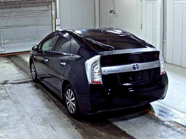 TOYOTA PRIUS PHV