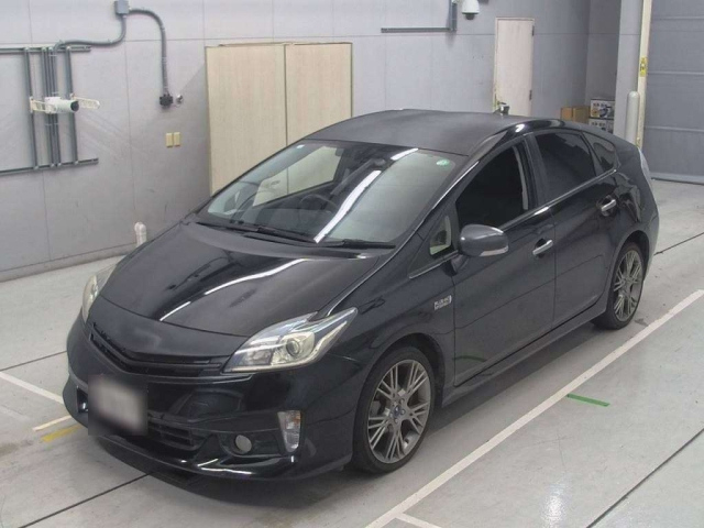 TOYOTA PRIUS PHV