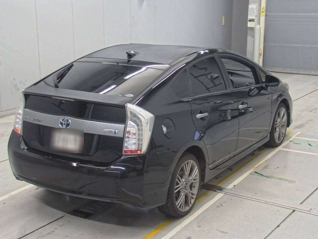 TOYOTA PRIUS PHV
