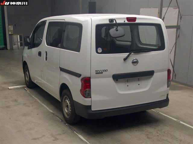 NISSAN NV200