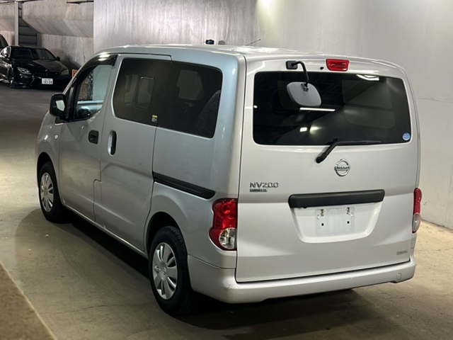 NISSAN NV200