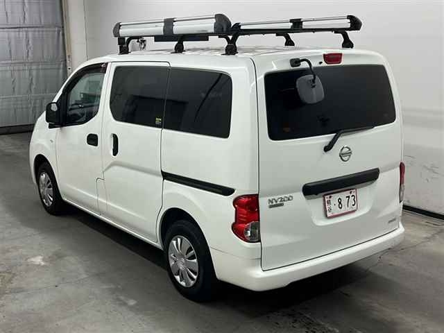 NISSAN NV200